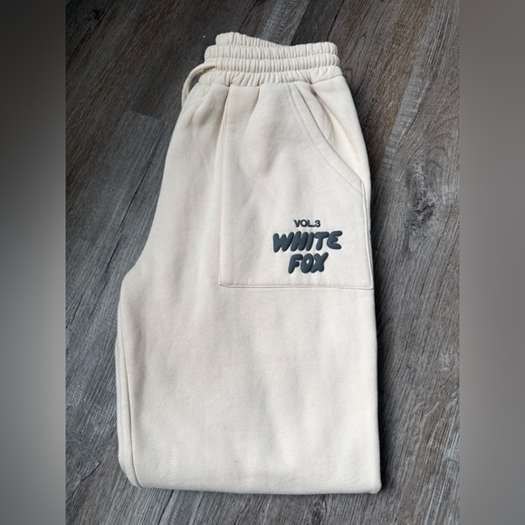 White Fox Boutique Pants - White Fox Offstage Sweatpants Pebble Cream Beige Sweatpants Joggers Size XS S